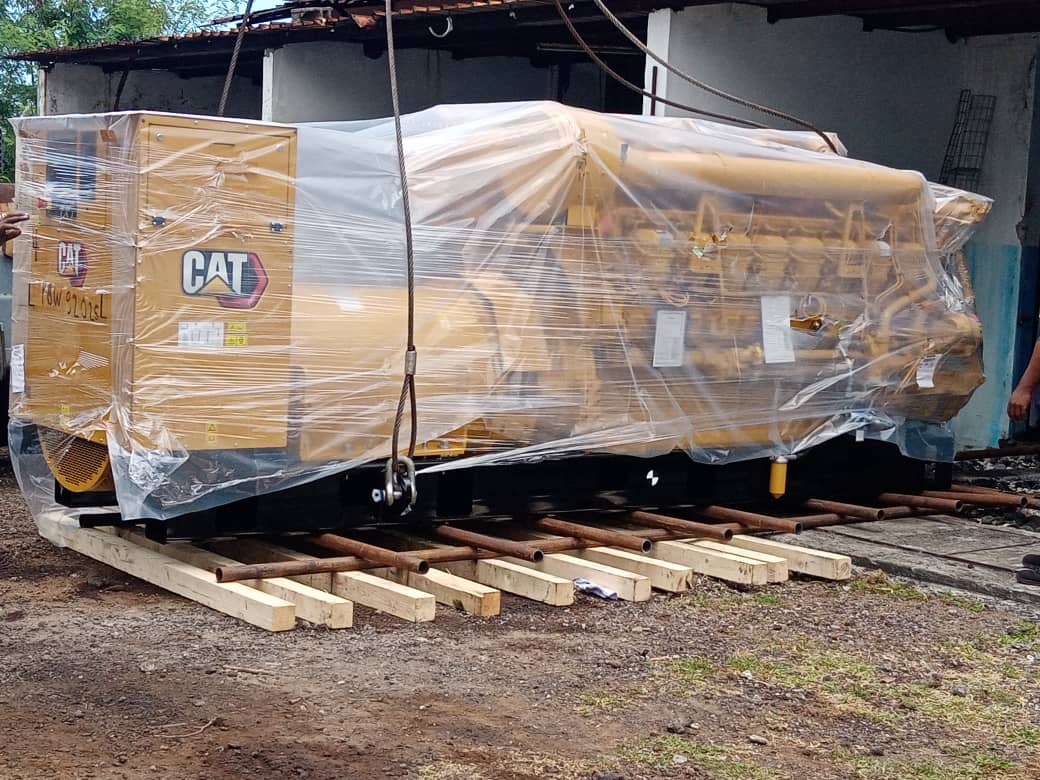 image Arrivée des cinq groupes électrogènes : Place à l’installation